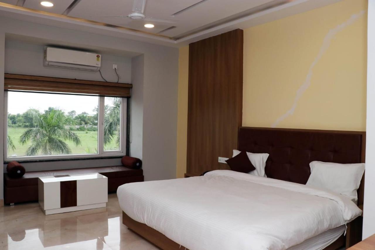 Hotel Savitri Signature Narsinghpur Zewnętrze zdjęcie